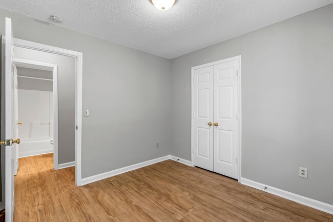 Building Photo - NW Home - Updated Kitchen and Bathrooms, Wood Laminate Flooring, Deck, Must See!