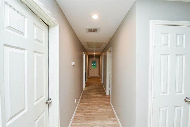 Building Photo - 15357 Ben Wiggins Rd