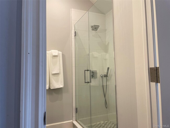 Building Photo - 99 Spinney Rd