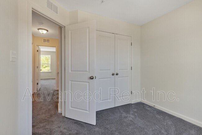 Building Photo - 819 Magnolia Ridge Dr