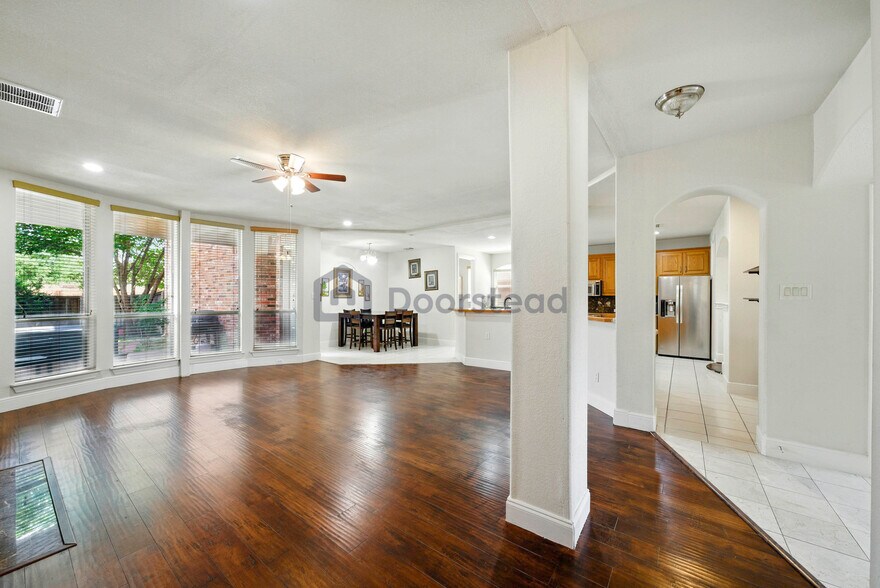 Building Photo - 1513 Van Winkle Dr