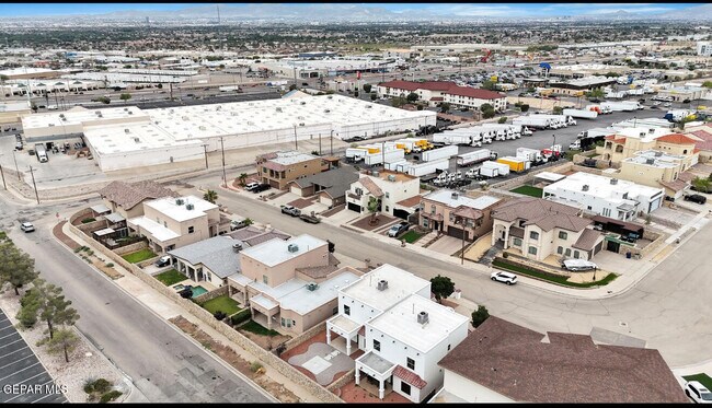 Building Photo - 11714 Dos Palmas Dr