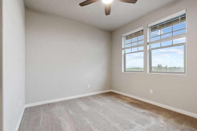 Building Photo - 17181 SW Snowdale St