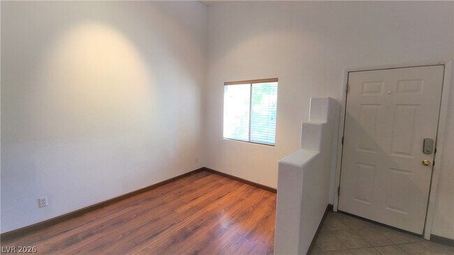 Building Photo - 2110 Los Feliz St