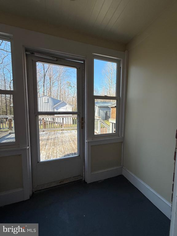 Building Photo - 9253 Dahlgren Rd