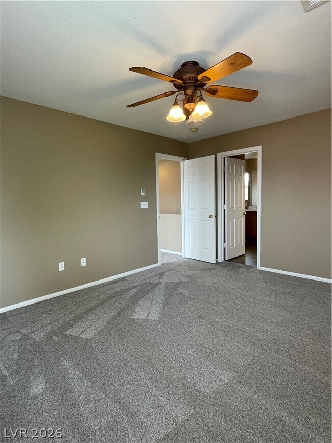 Building Photo - 3590 Laguna Veneta Ave