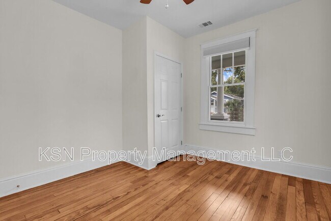 Building Photo - 669 E 32nd St