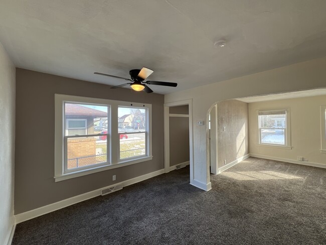 Building Photo - 3404-3406 Victory Ave