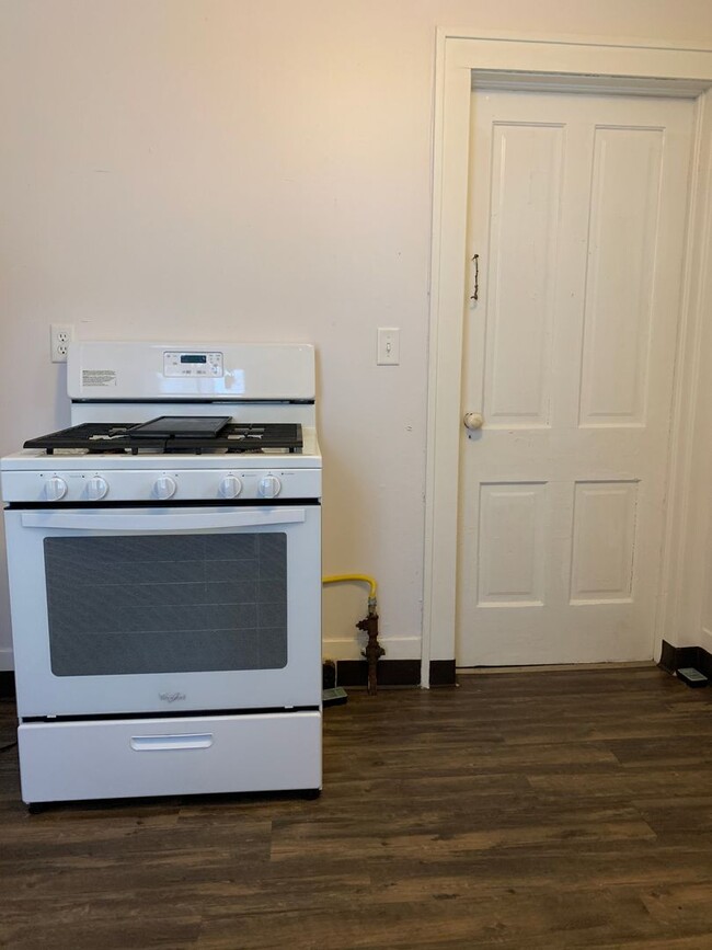 Building Photo - Two Bedroom House in Muskegon