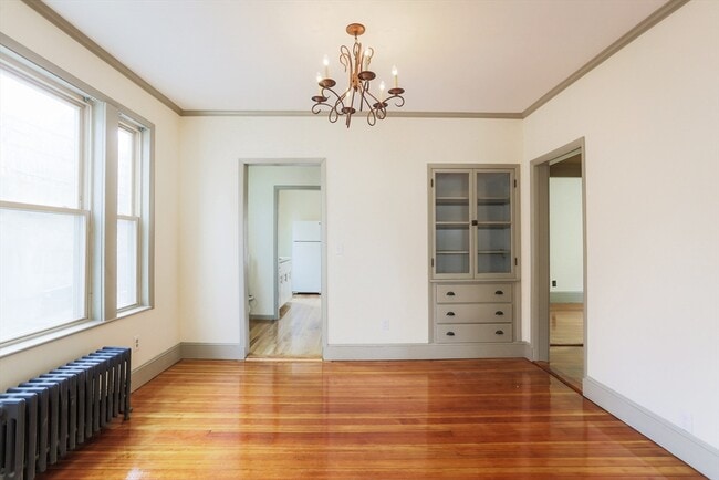 Building Photo - 31 Roslyn St