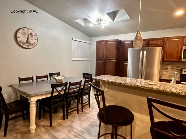 Building Photo - 3108 Moonbeam Cir S