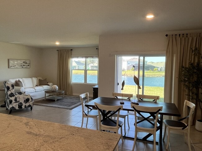 Building Photo - 2219 Lake Preserve Cir