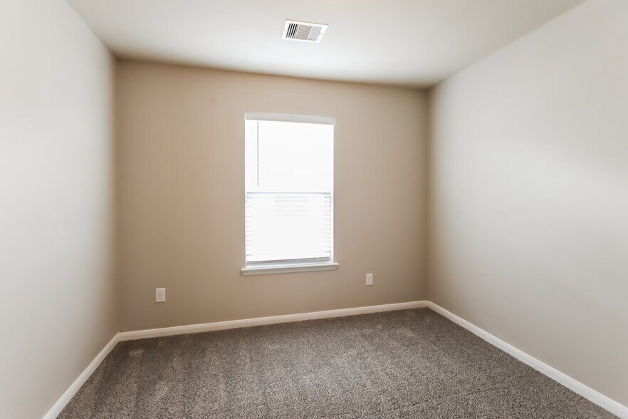 Building Photo - 18706 Walden Glen Cir