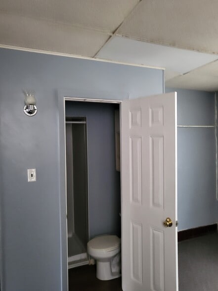 Building Photo - 653 Duss Ave