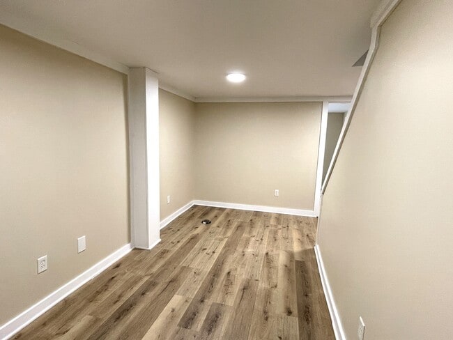 Building Photo - 501 E University Ave