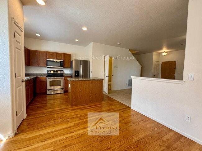 Building Photo - 7920 Sandy Springs Point