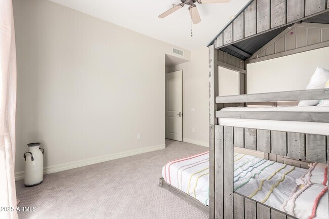 Building Photo - 8614 N 17th Pl