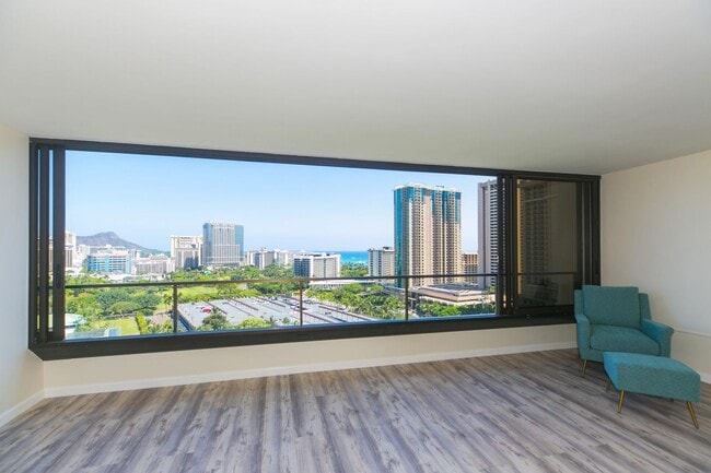 Building Photo - Canterbury Place - Fully renovated with hi...