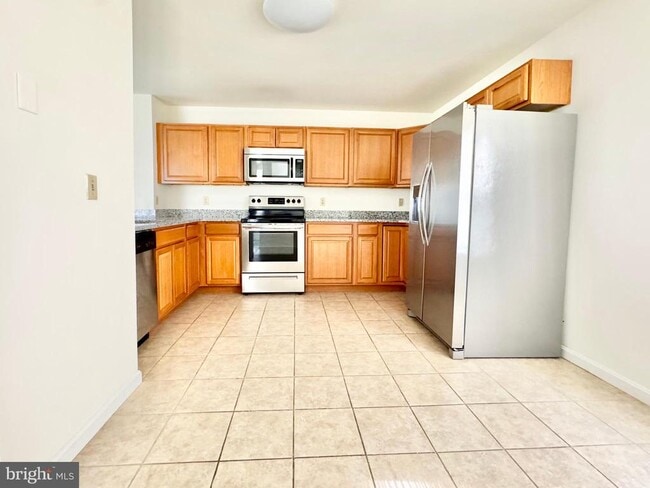 Building Photo - 245 Charring Cross Dr