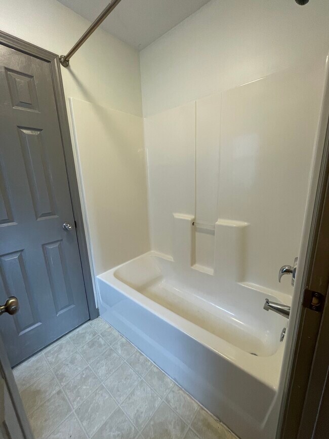 Building Photo - 41 Stafford Ct