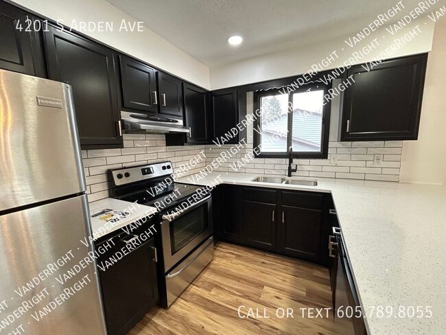 Building Photo - 4201 S Arden Ave