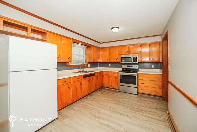 Building Photo - 572 6th St NW