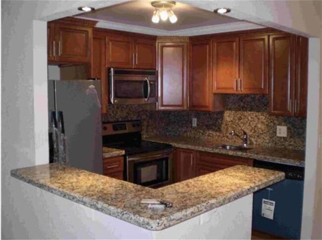 Building Photo - 166 Valencia Dr
