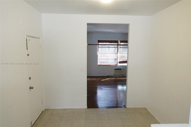 Building Photo - 905 16th St