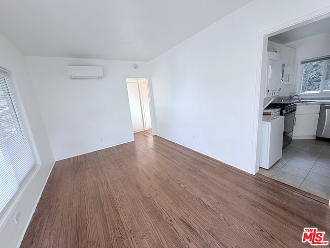 Building Photo - 1160 N Spaulding Ave