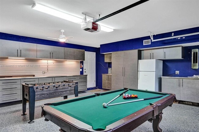 Building Photo - 2120 SW 28th Way