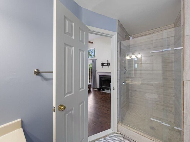 Building Photo - 1337 Templeton Pl