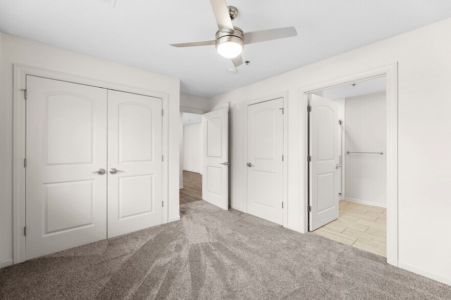 Building Photo - 2900 NE Kendallwood Pkwy