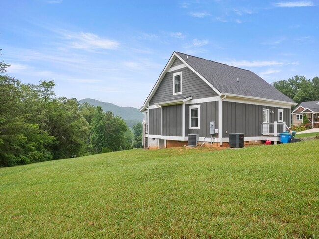 Building Photo - 105 Bobby Ridge Dr