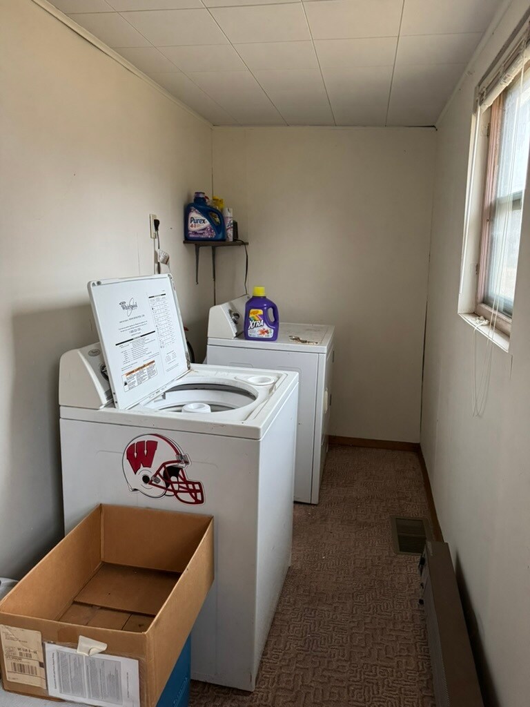 Laundry Room - 405 S Chestnut St