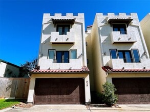 Building Photo - 939 Queen Annes Rd