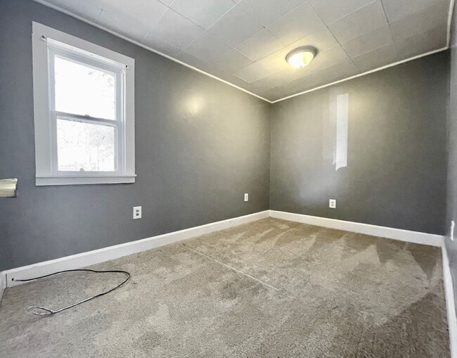 Building Photo - Two Bedroom Home in Muskegon