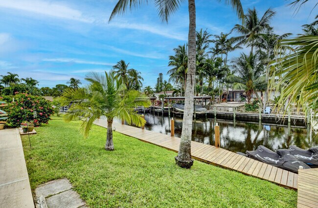 Building Photo - 1036 SW 26th Ave