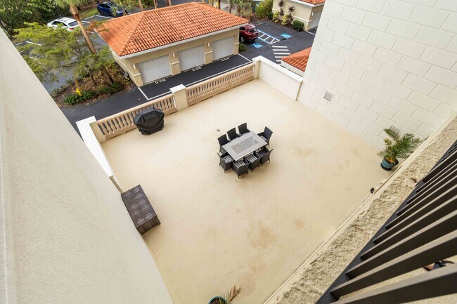 Building Photo - 501 Haben Blvd