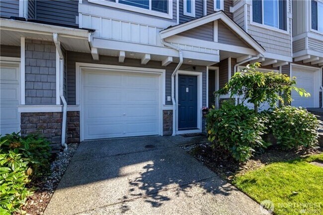 Building Photo - 2Bd/2.25Ba Lynwood Townhome