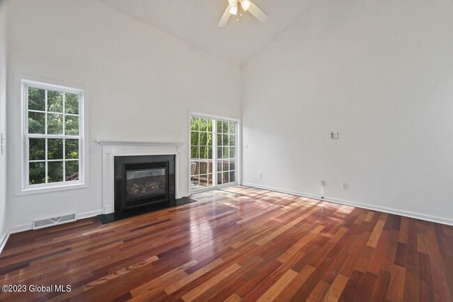 Building Photo - 25B Pointe W Dr