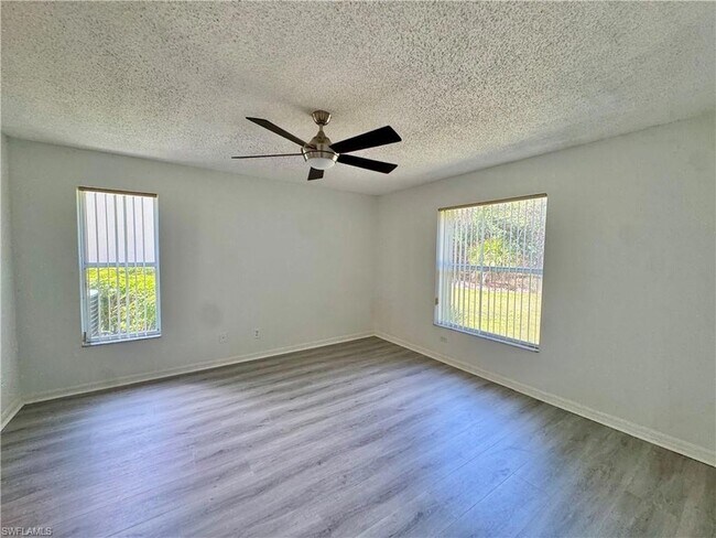 Building Photo - 661 Squire Cir