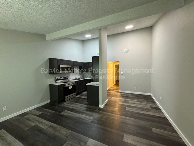 Building Photo - 481 N Fairfield Dr