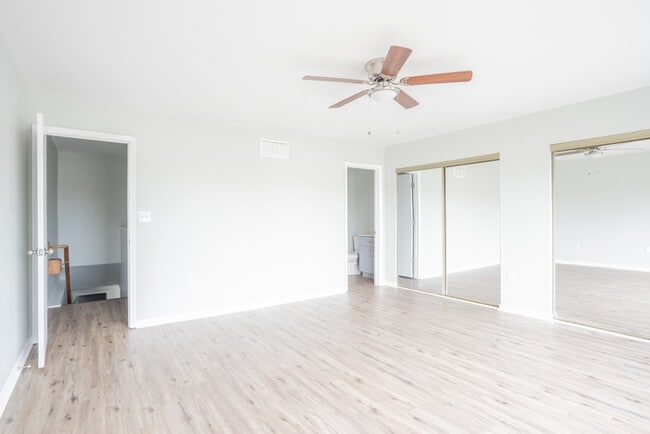 Building Photo - Spacious & Upgraded Luxury Home