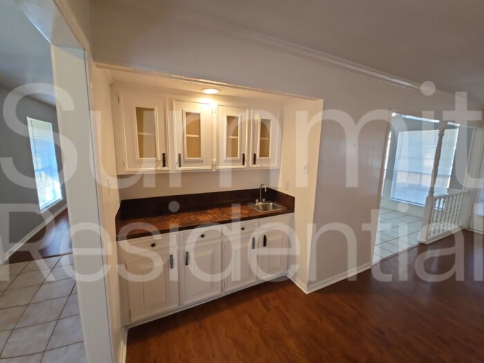 Building Photo - 5223 Brownlee Ln