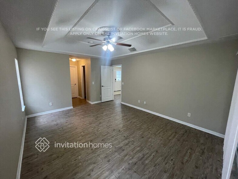 Building Photo - 2127 N Chamberlain Blvd