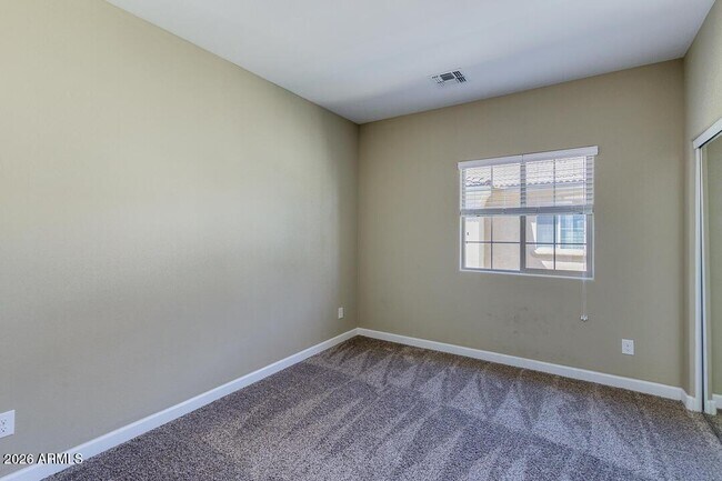 Building Photo - 1367 S Country Club Dr