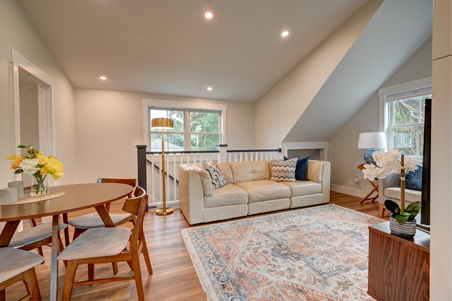 Living and dining area - 5 Key Ct