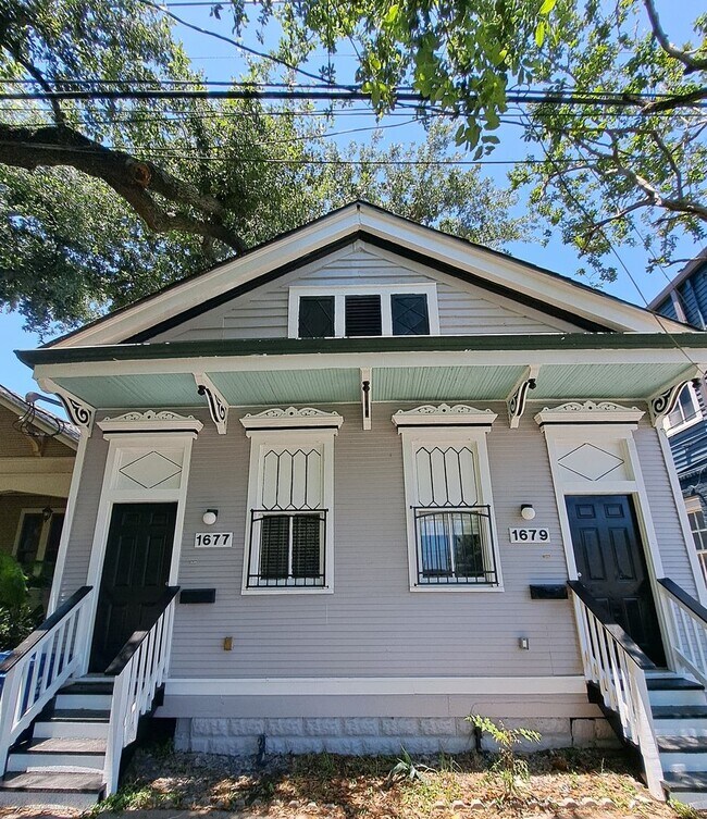 Primary Photo - 1677 N Broad St