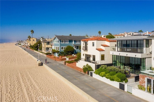 Building Photo - 2428 The Strand