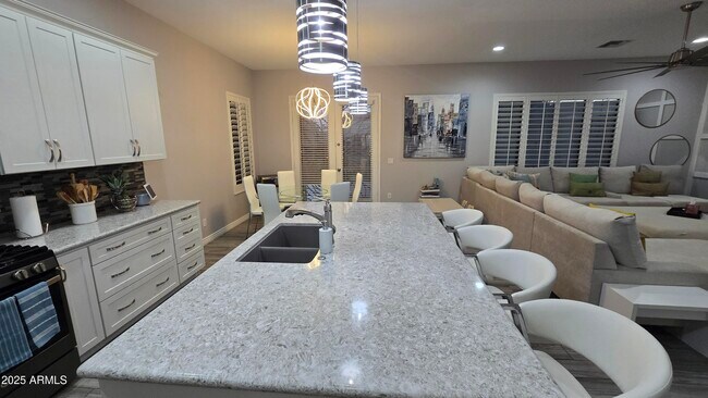 Building Photo - 17591 W Dahlia Dr